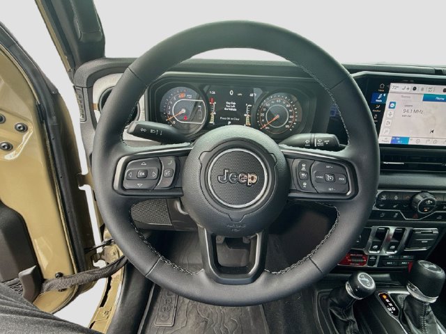 Used 2025 Jeep Wrangler Sport AWD/4WD image 11