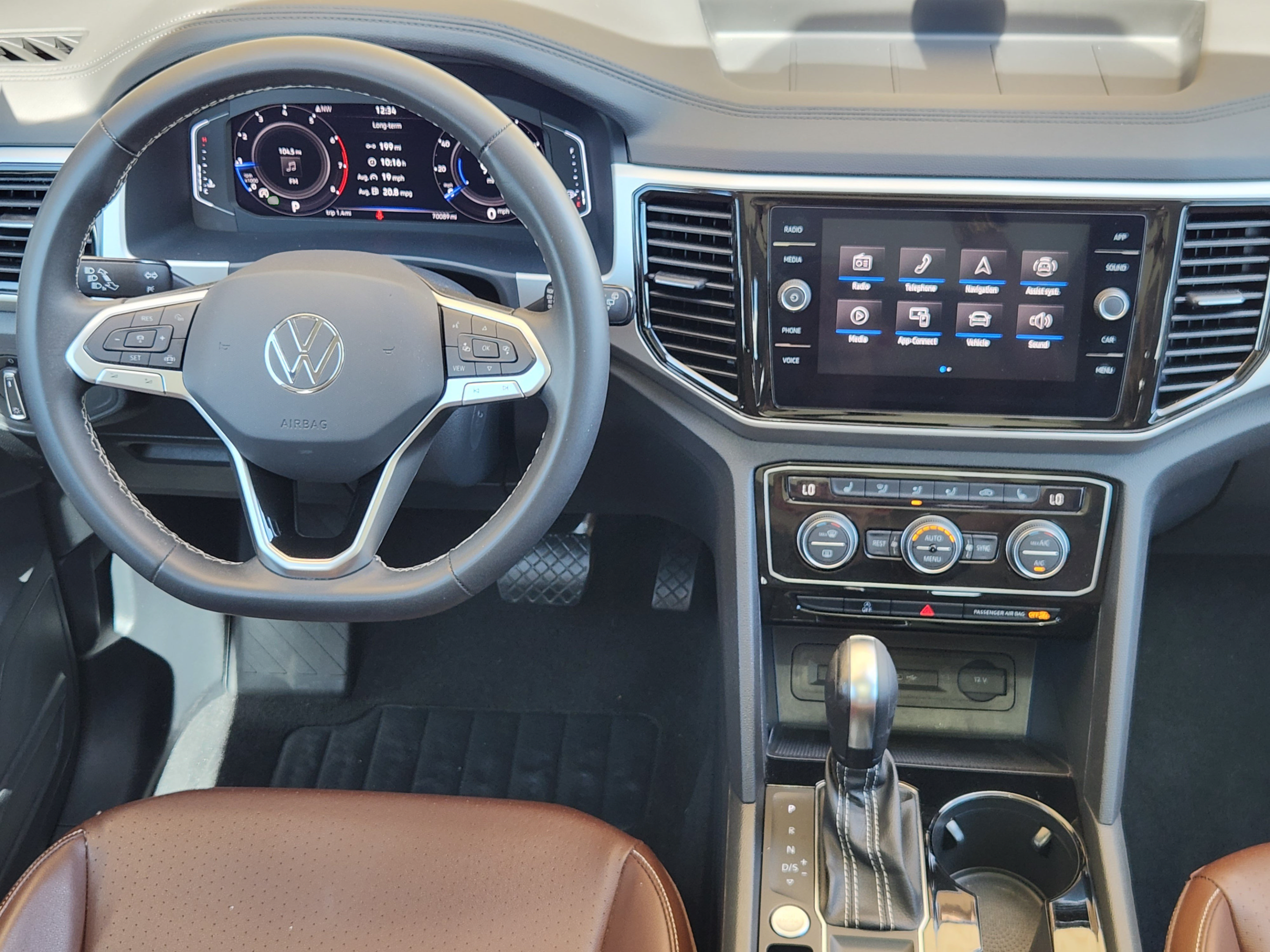 Used 2022 Volkswagen Atlas SE w/ Panoramic Sunroof Package FWD image 24