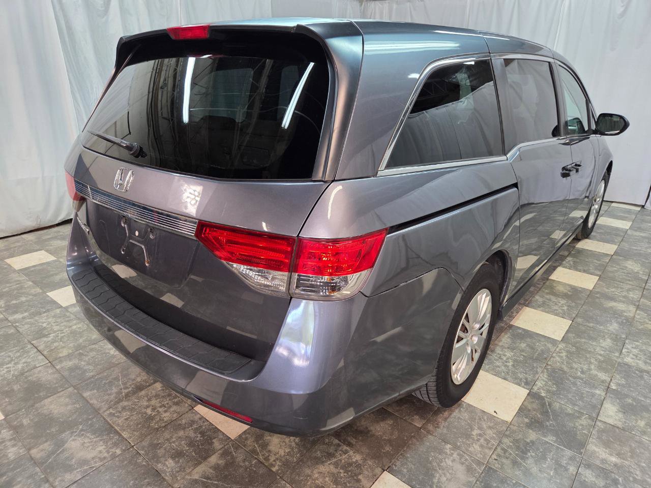 Used 2016 Honda Odyssey LX image 5