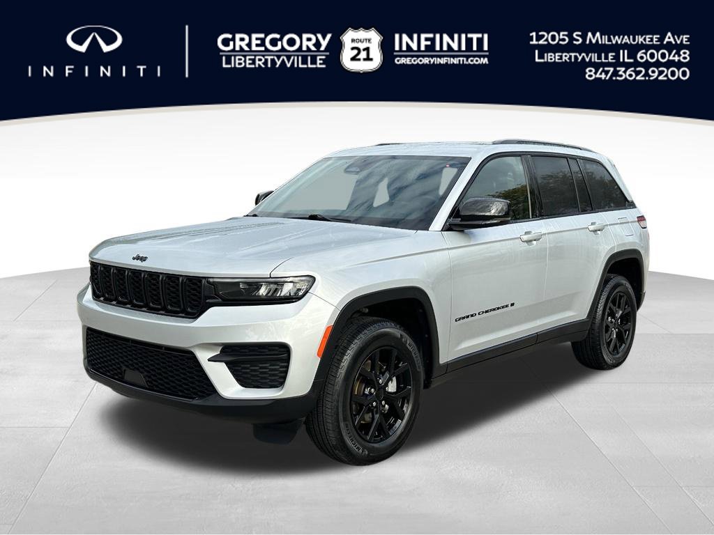 Used 2025 Jeep Grand Cherokee Altitude AWD/4WD image 1