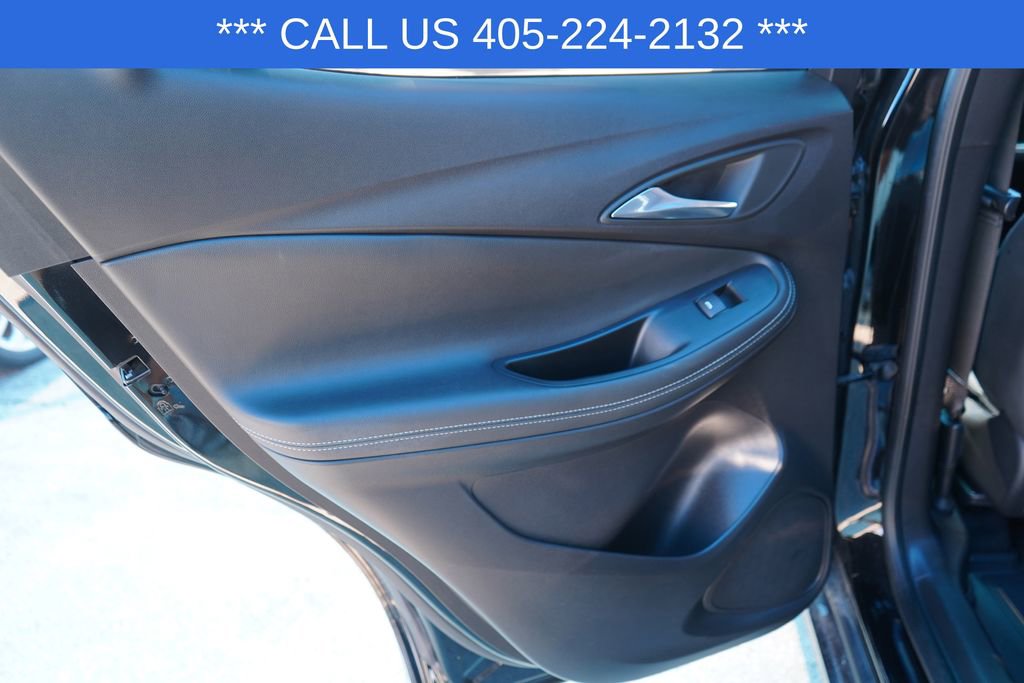 Used 2023 Buick Encore GX Select w/ Sport Touring Package FWD image 31