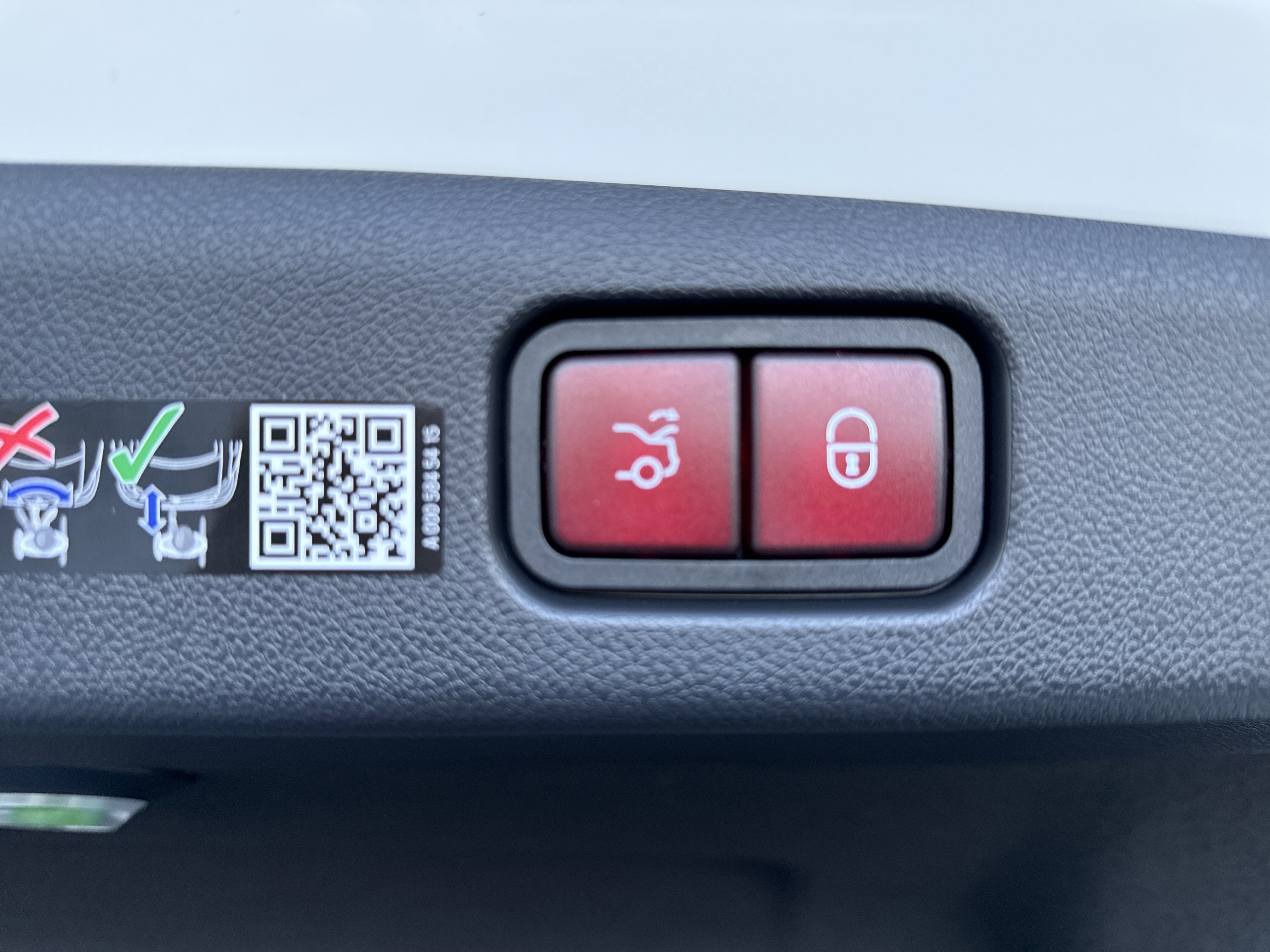 Certified 2026 Mercedes-Benz E 450 4MATIC Sedan image 22