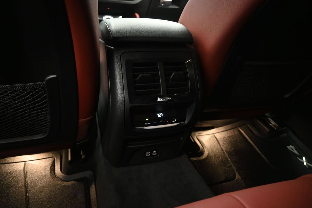 Used 2024 BMW X4 xDrive30i w/ M Sport Package AWD/4WD image 19