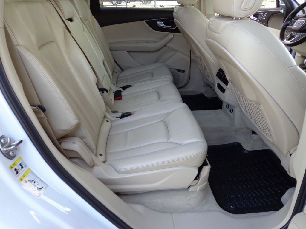 Used 2018 Audi Q7 3.0T Premium Plus w/ Premium Plus Package image 19