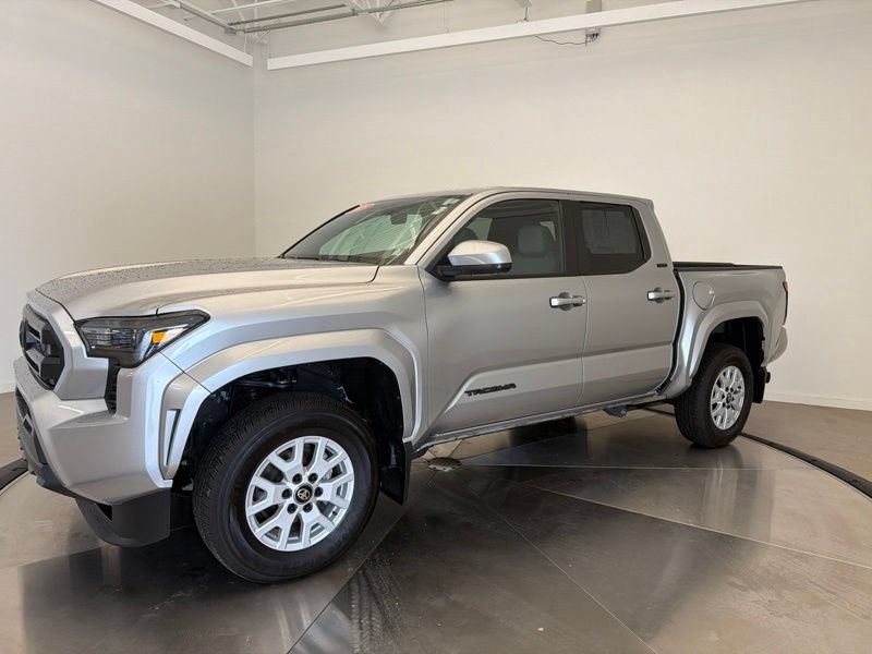 Certified 2025 Toyota Tacoma SR5 AWD/4WD image 7