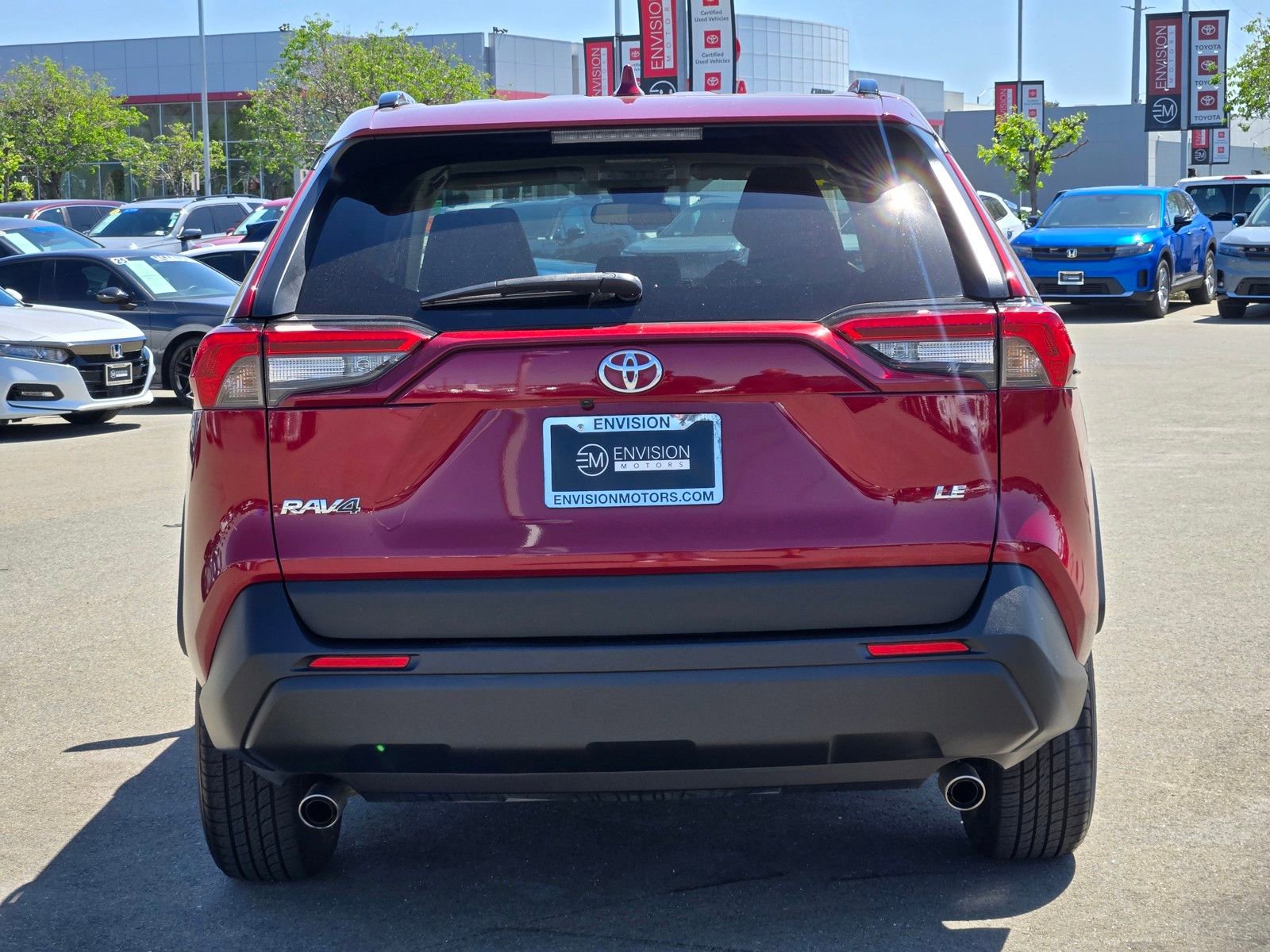Used 2021 Toyota RAV4 LE FWD image 6