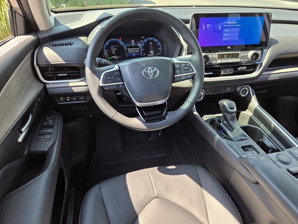 Used 2025 Toyota Grand Highlander AWD Hybrid image 7
