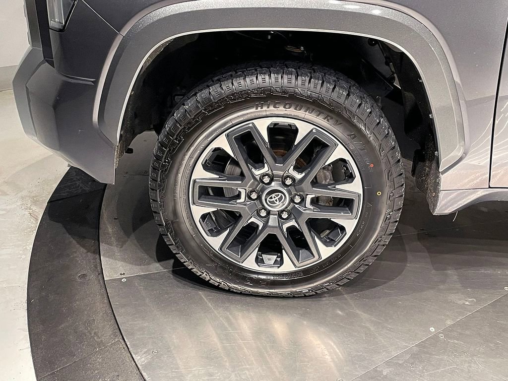 Used 2022 Toyota Tundra Limited image 35