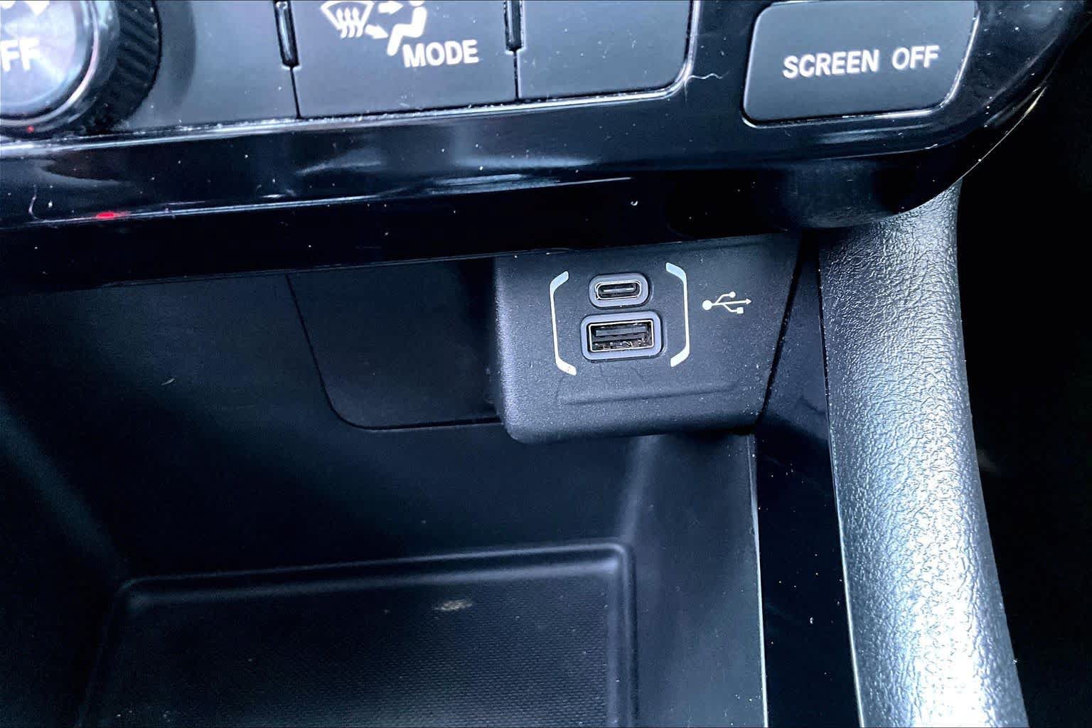Used 2025 Jeep Compass Latitude w/ Altitude Special Edition AWD/4WD image 31