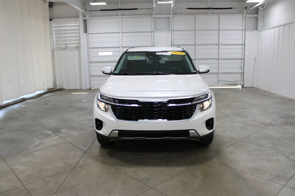 Used 2025 Kia Seltos S image 3