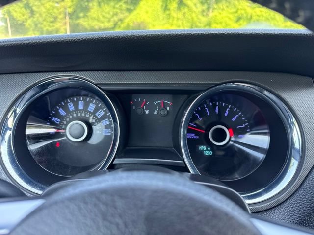 Used 2014 Ford Mustang Convertible RWD image 21