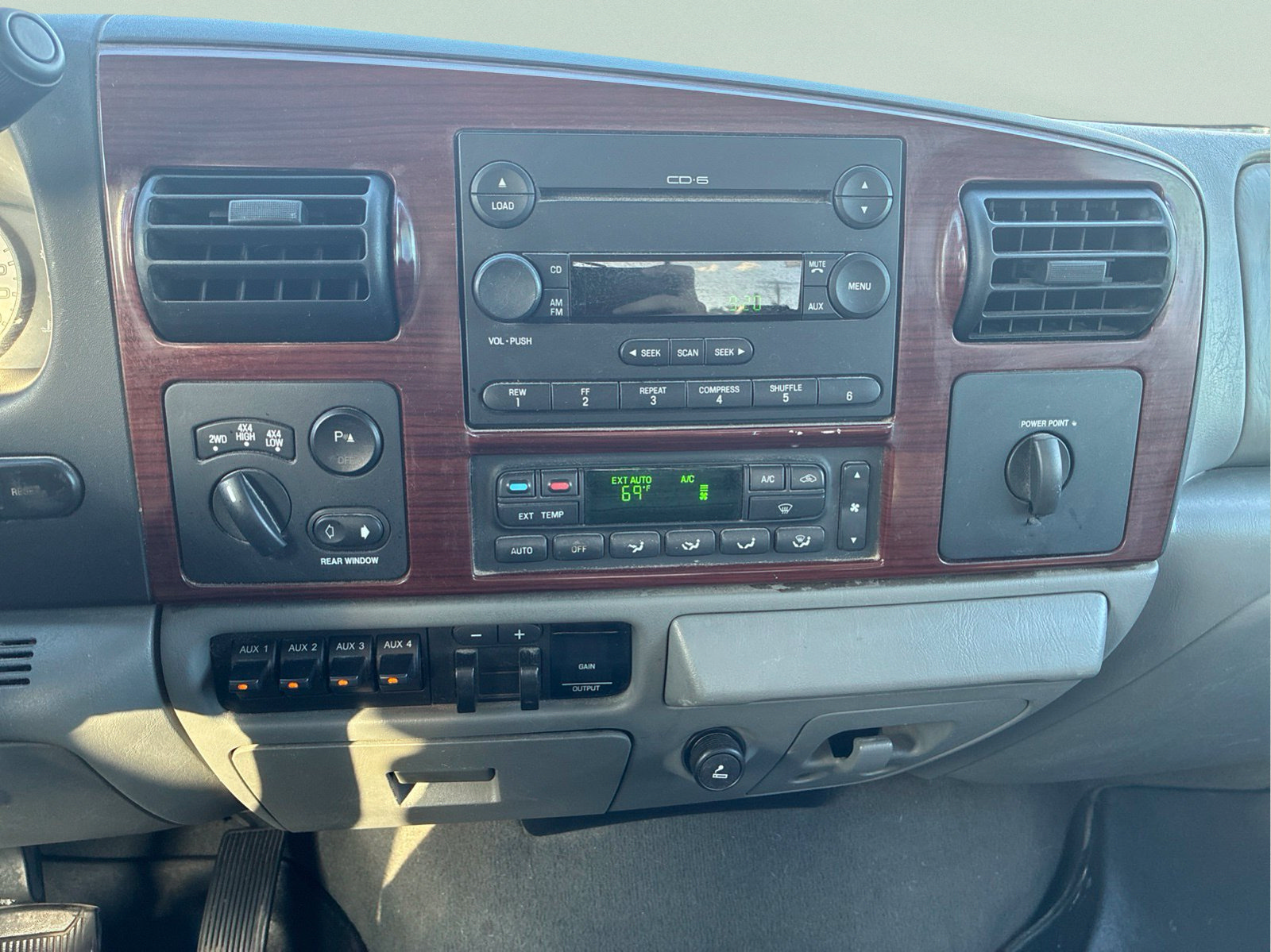 Used 2005 Ford F250 Lariat AWD/4WD image 16