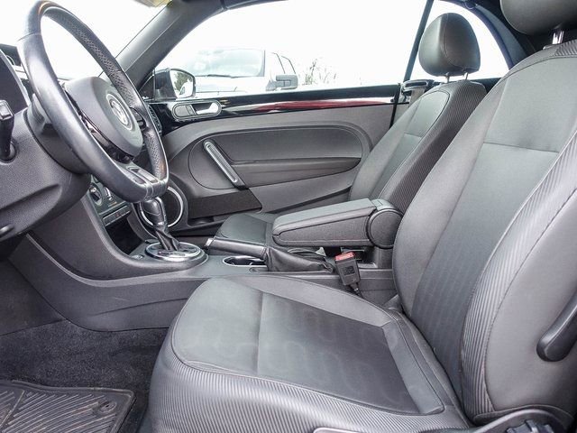 Used 2013 Volkswagen Beetle 2.0T image 2