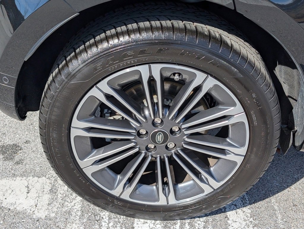 Used 2024 Land Rover Range Rover Evoque Dynamic SE image 29