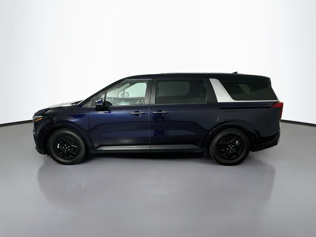 Used 2025 Kia Carnival FWD image 4