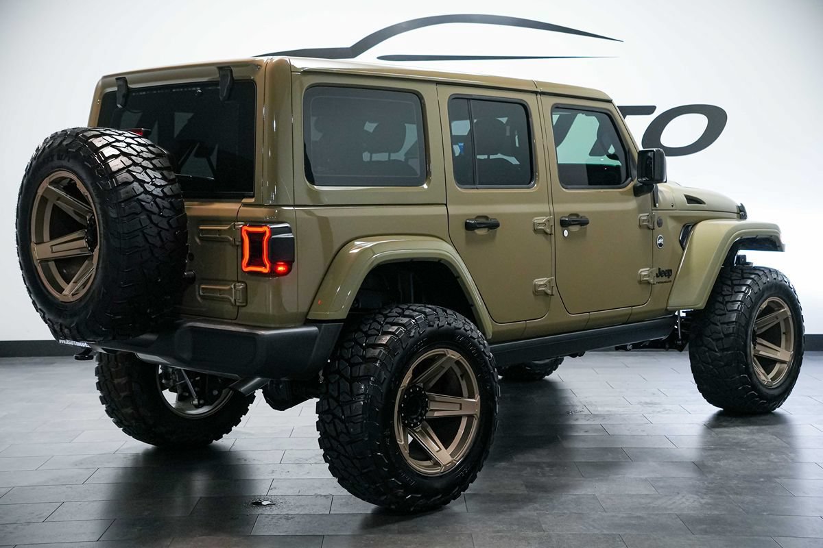 Used 2025 Jeep Wrangler Unlimited Sport AWD/4WD image 4