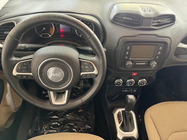 Used 2015 Jeep Renegade Latitude FWD image 20