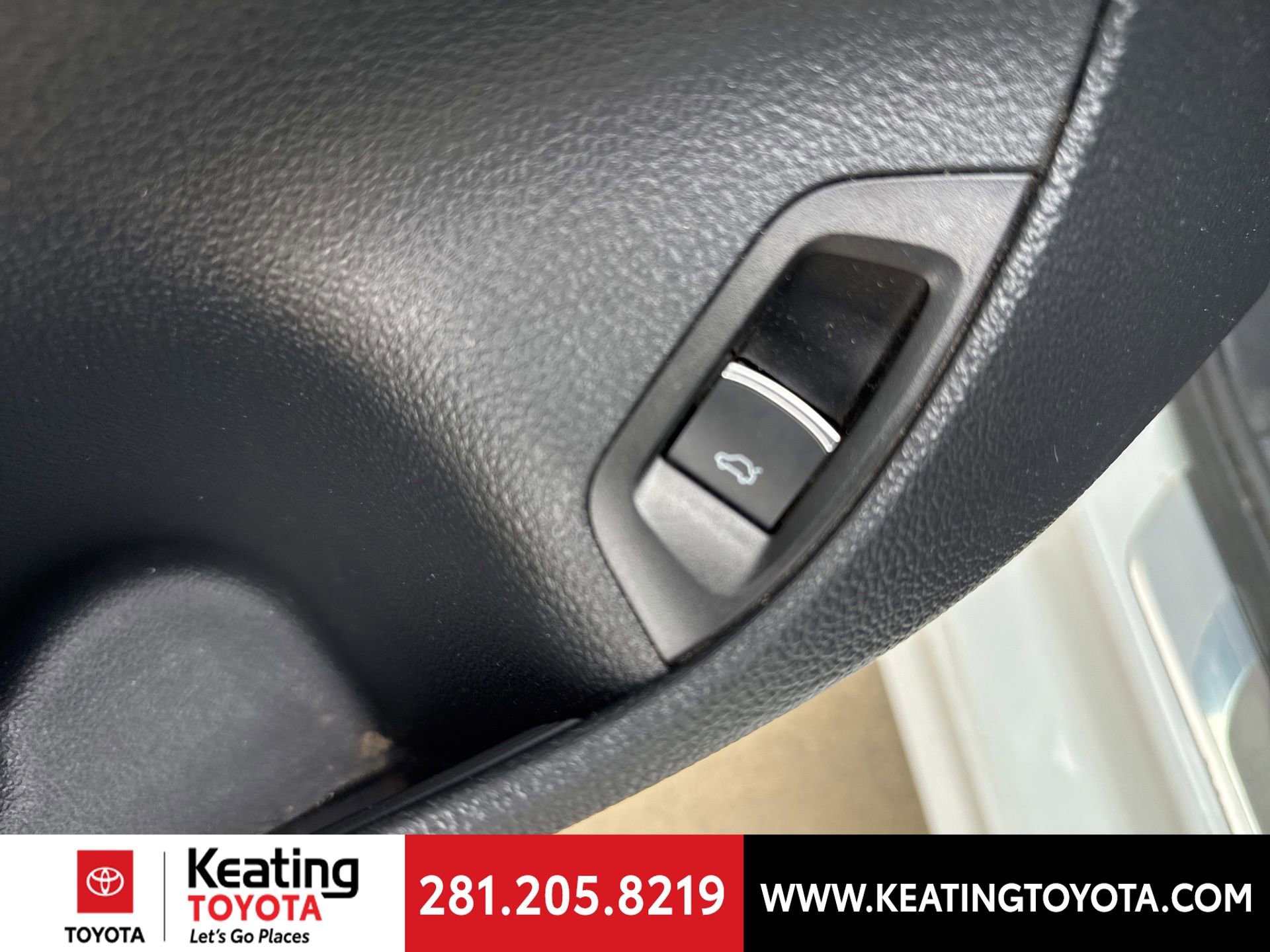 Used 2022 Volkswagen Passat 2.0T R-Line image 39