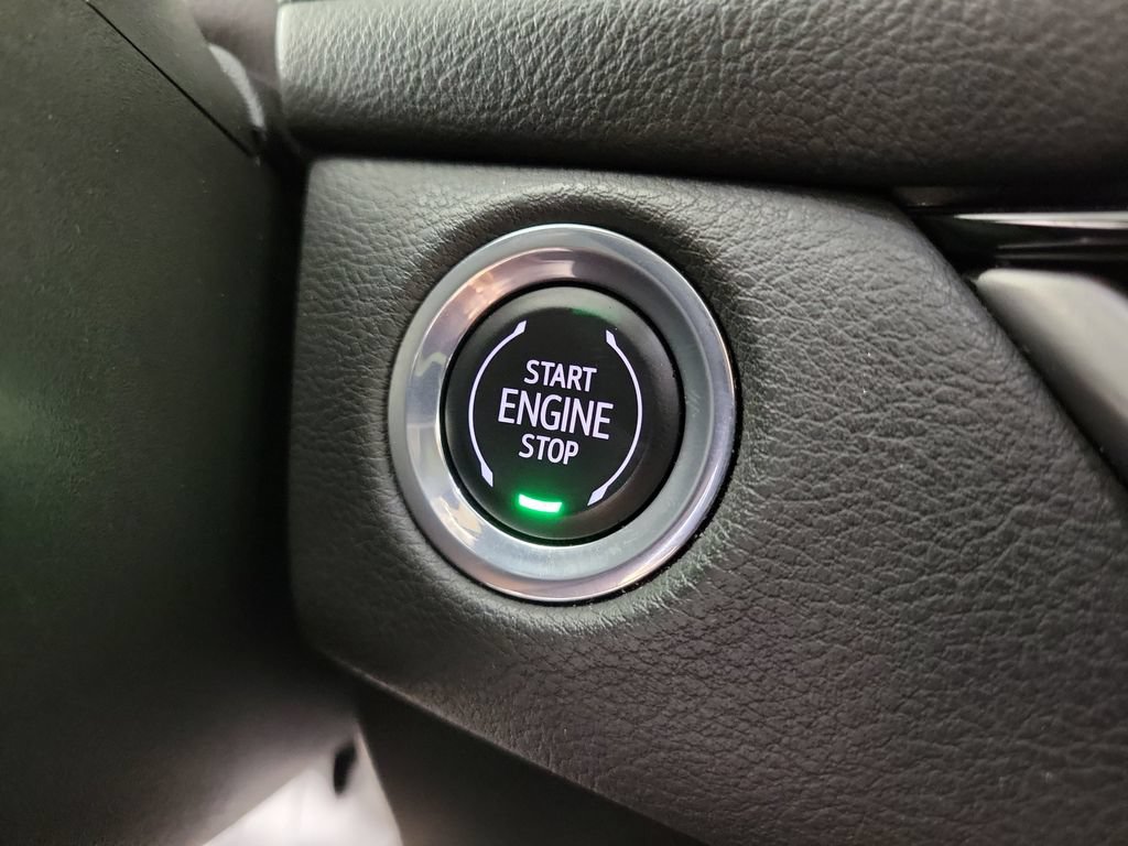 Certified 2024 Cadillac XT4 Premium Luxury AWD/4WD image 31