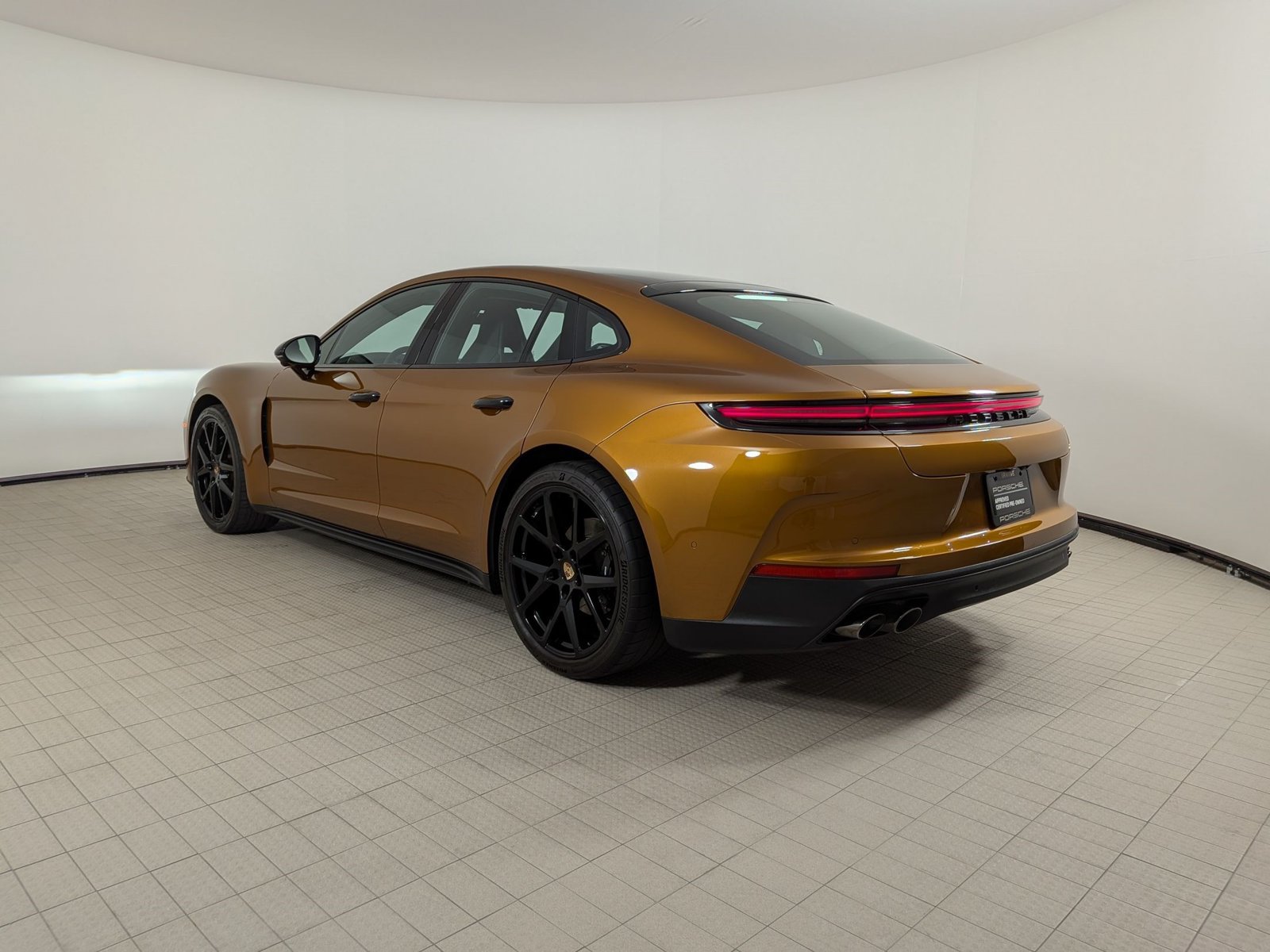 Certified 2024 Porsche Panamera video 3