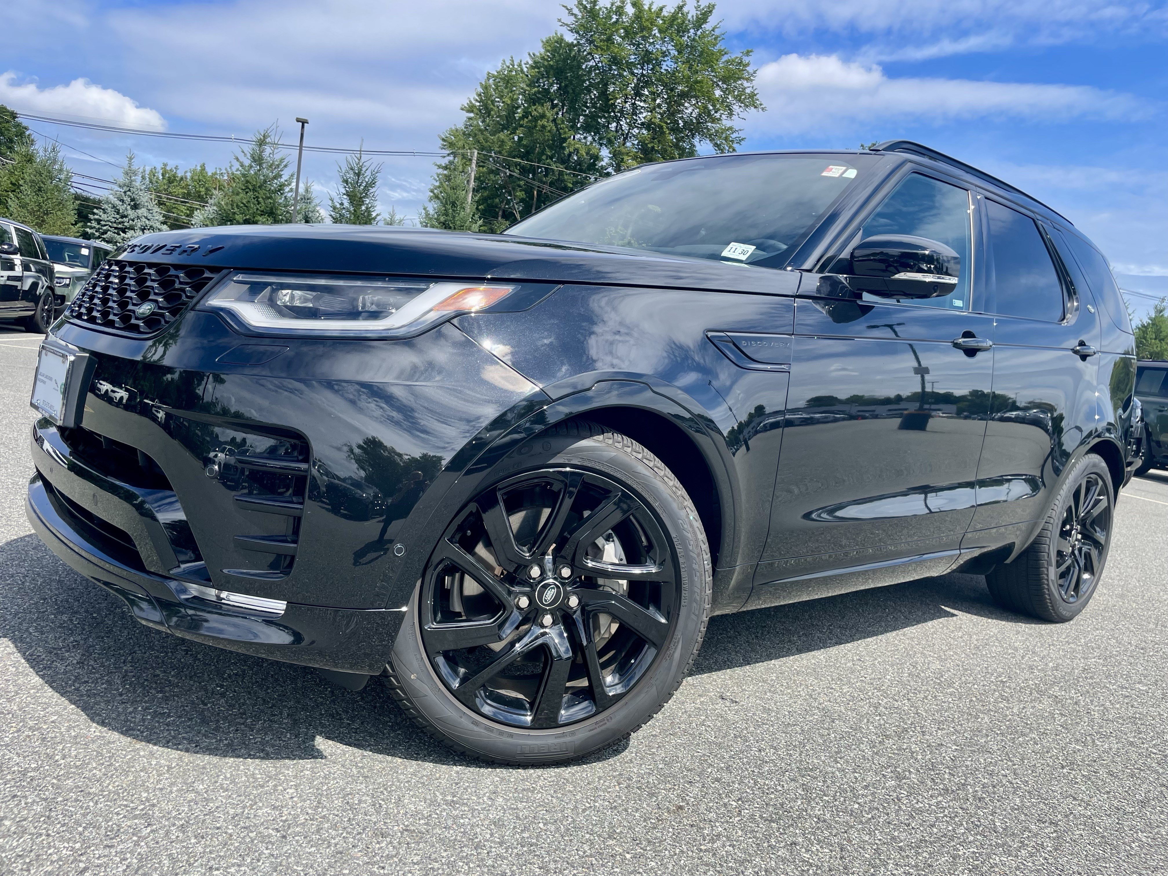 Certified 2025 Land Rover Discovery Dynamic SE AWD/4WD image 38
