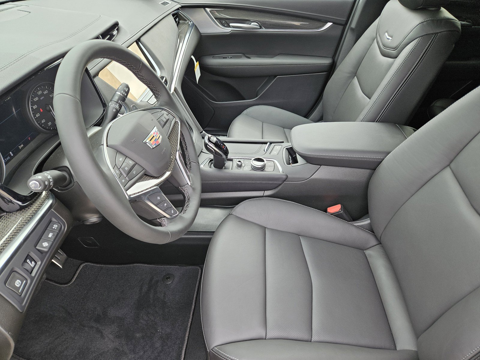 New 2026 Cadillac XT5 Sportv w/ LPO, Onyx Lite Package AWD/4WD image 9