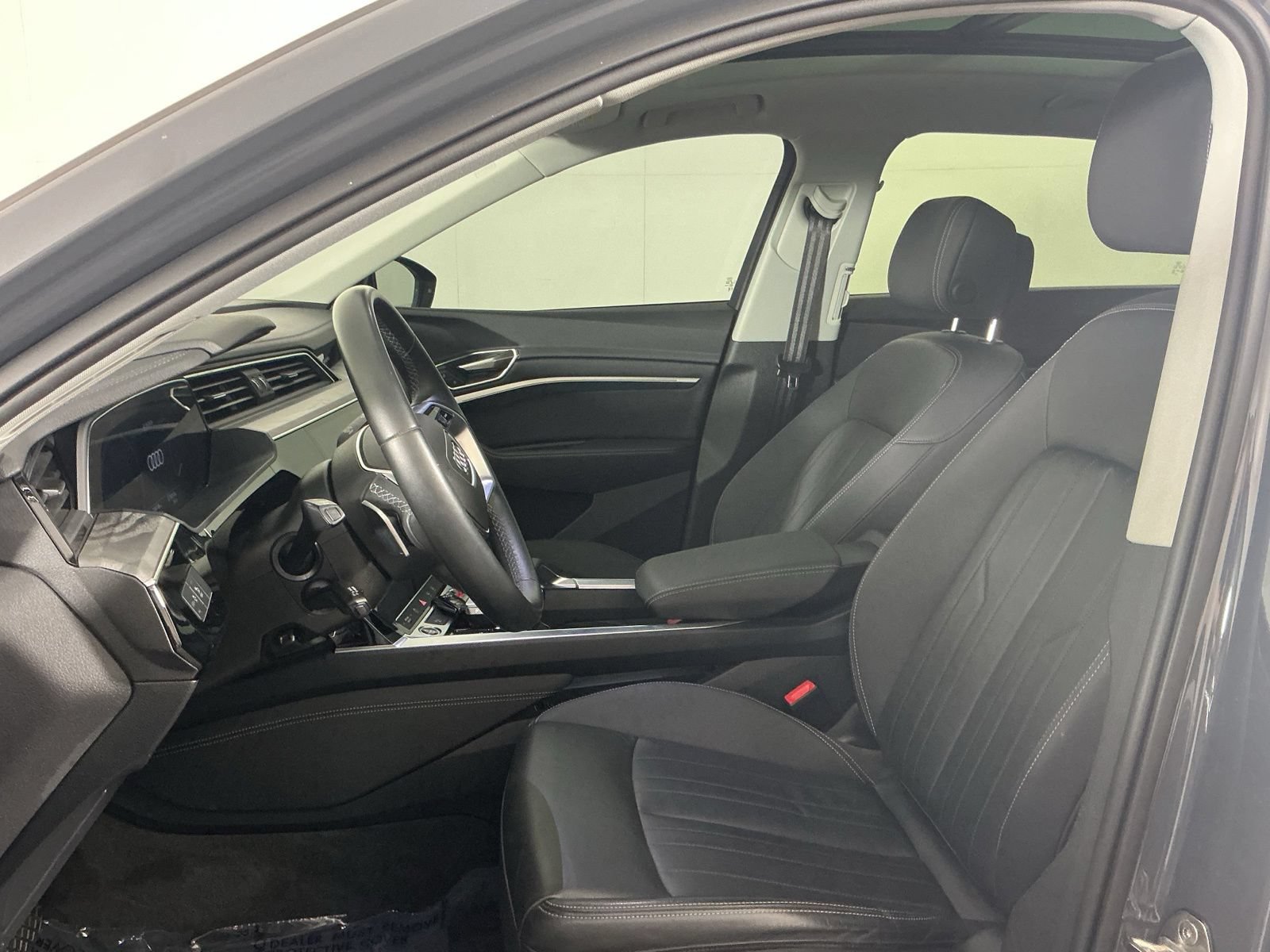 Used 2024 Audi Q8 e-tron Premium Plus AWD/4WD image 12