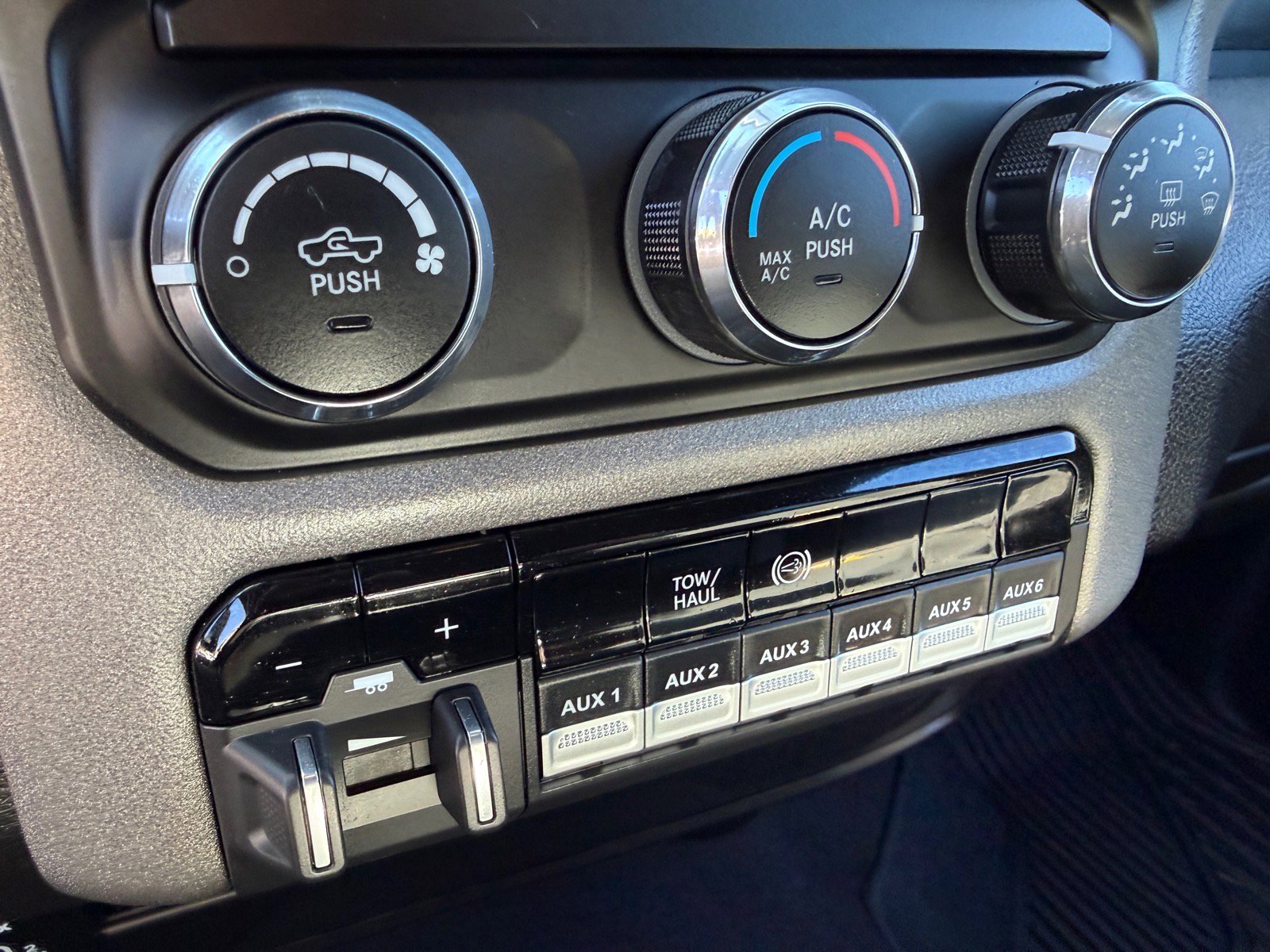 Used 2021 RAM 3500 Tradesman image 28