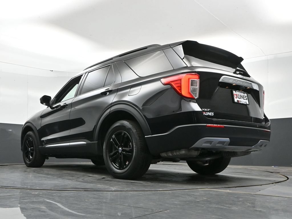 Used 2023 Ford Explorer XLT w/ Equipment Group 202A AWD/4WD image 47