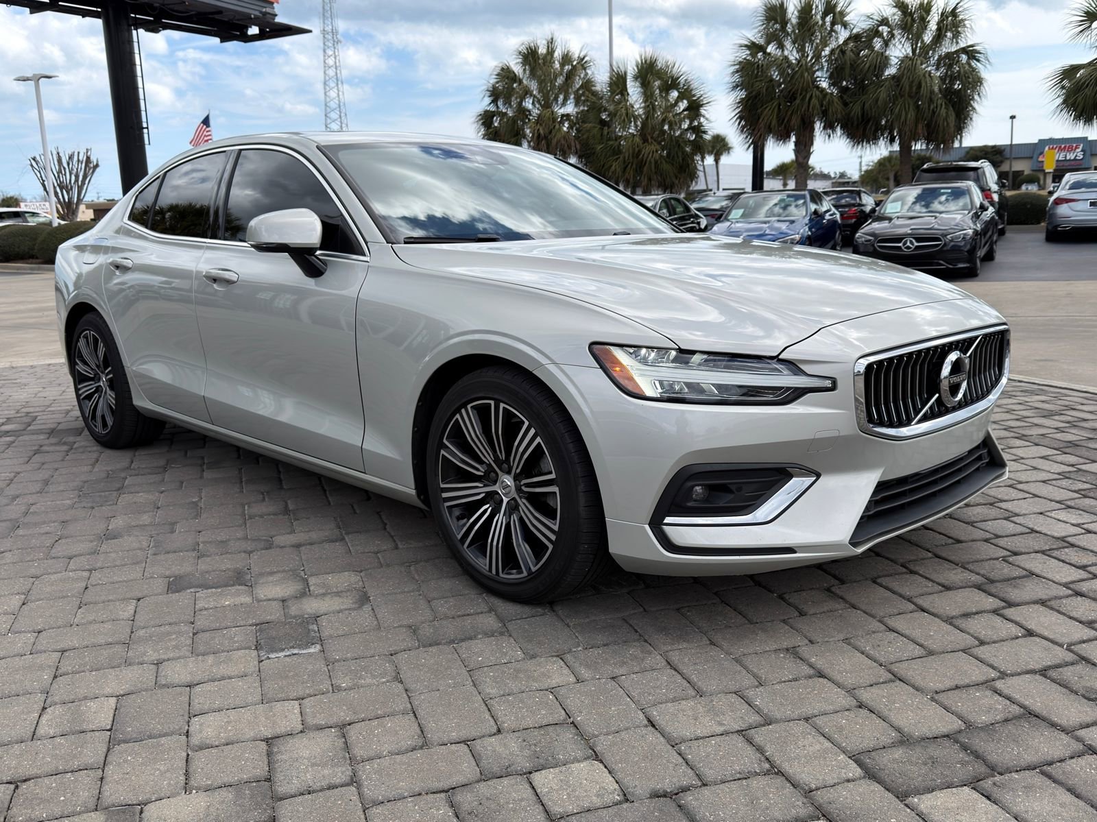 Used 2020 Volvo S60 T6 Inscription image 7