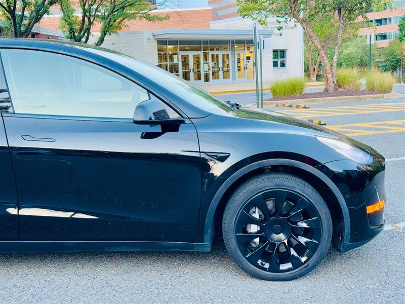 Used 2021 Tesla Model Y Long Range image 3