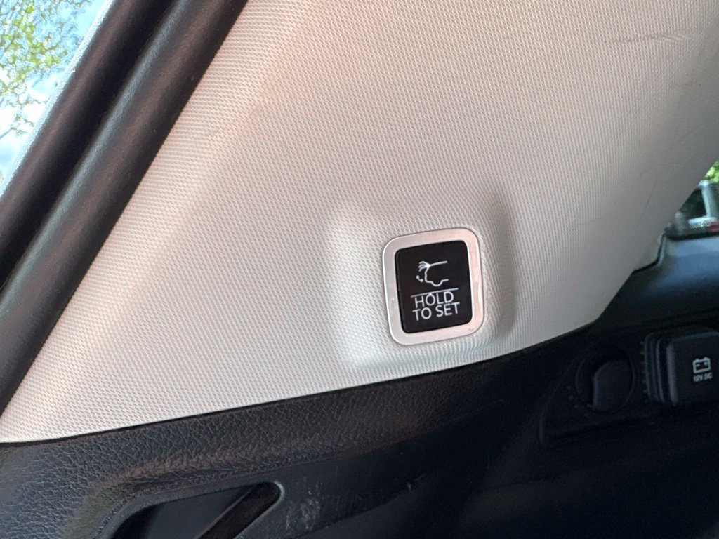 Used 2023 Jeep Grand Cherokee Limited AWD/4WD image 30