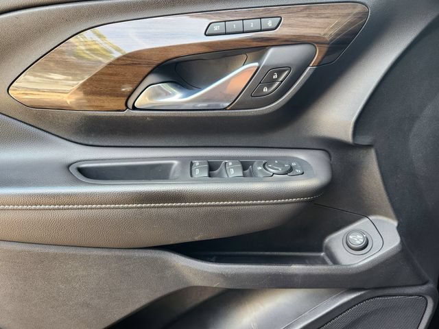 Used 2020 GMC Terrain Denali w/ Denali Premium Package FWD image 23