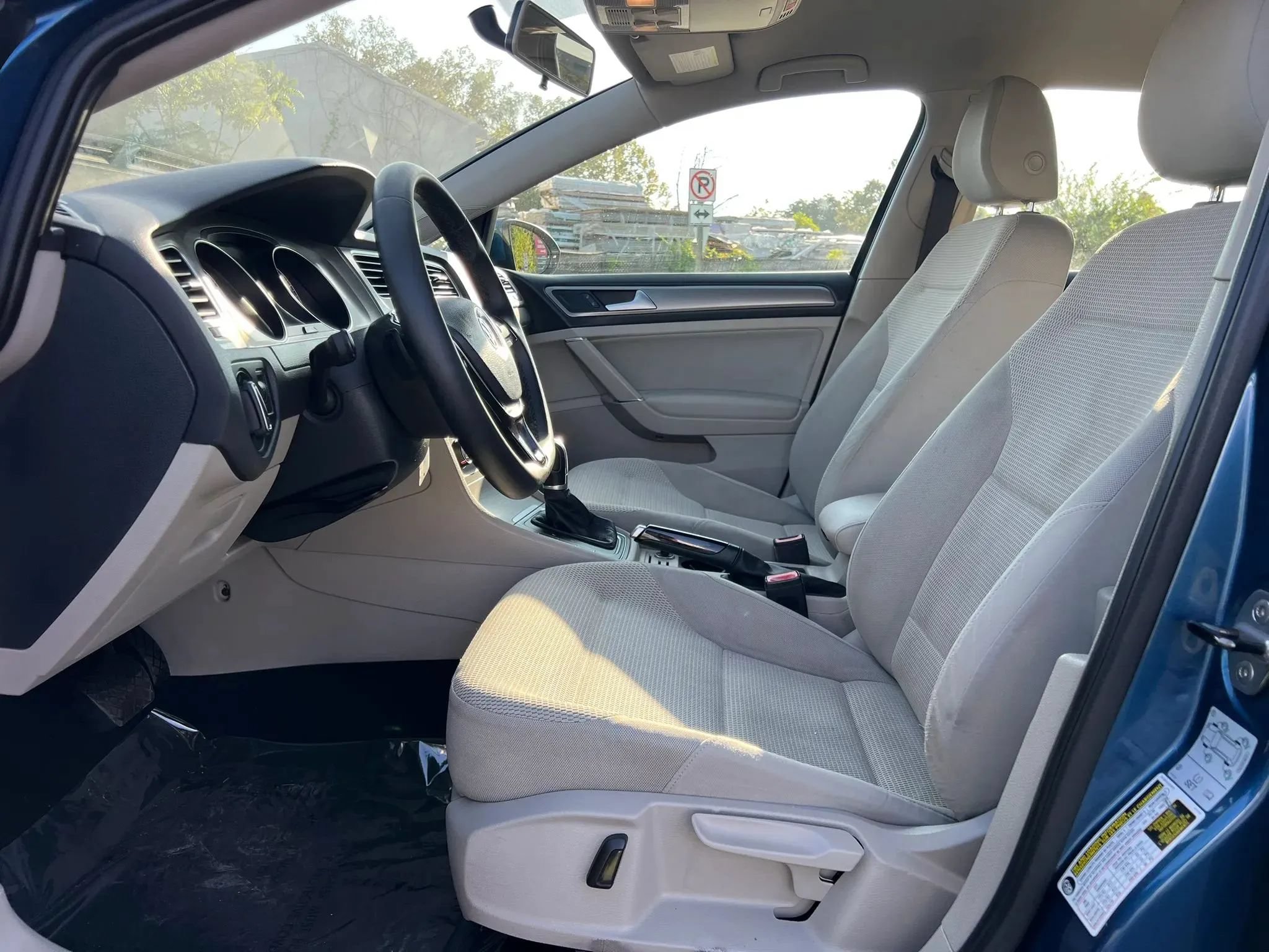 Used 2016 Volkswagen Golf Limited Edition FWD image 14