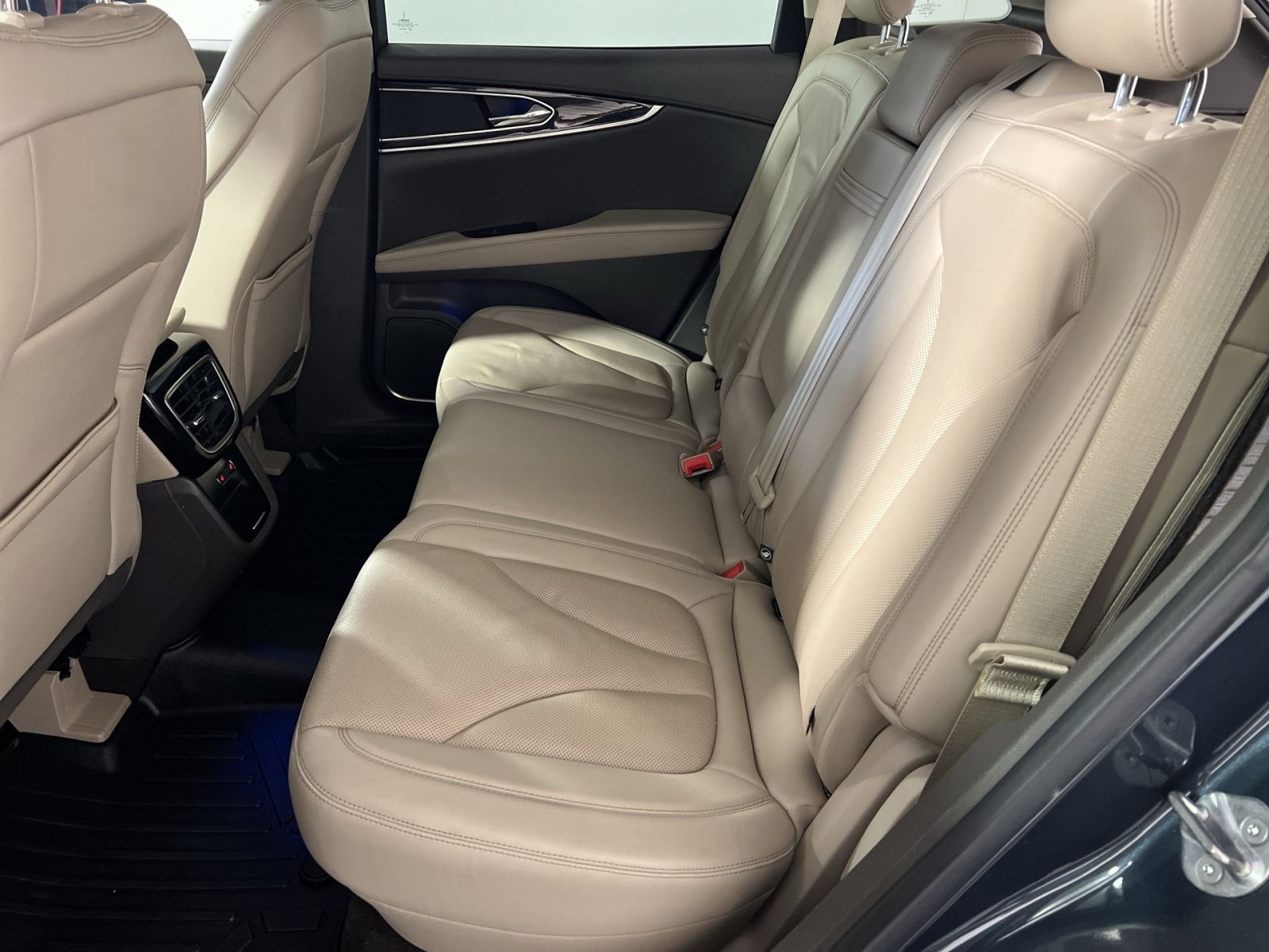 Used 2022 Lincoln Nautilus Reserve AWD/4WD image 25