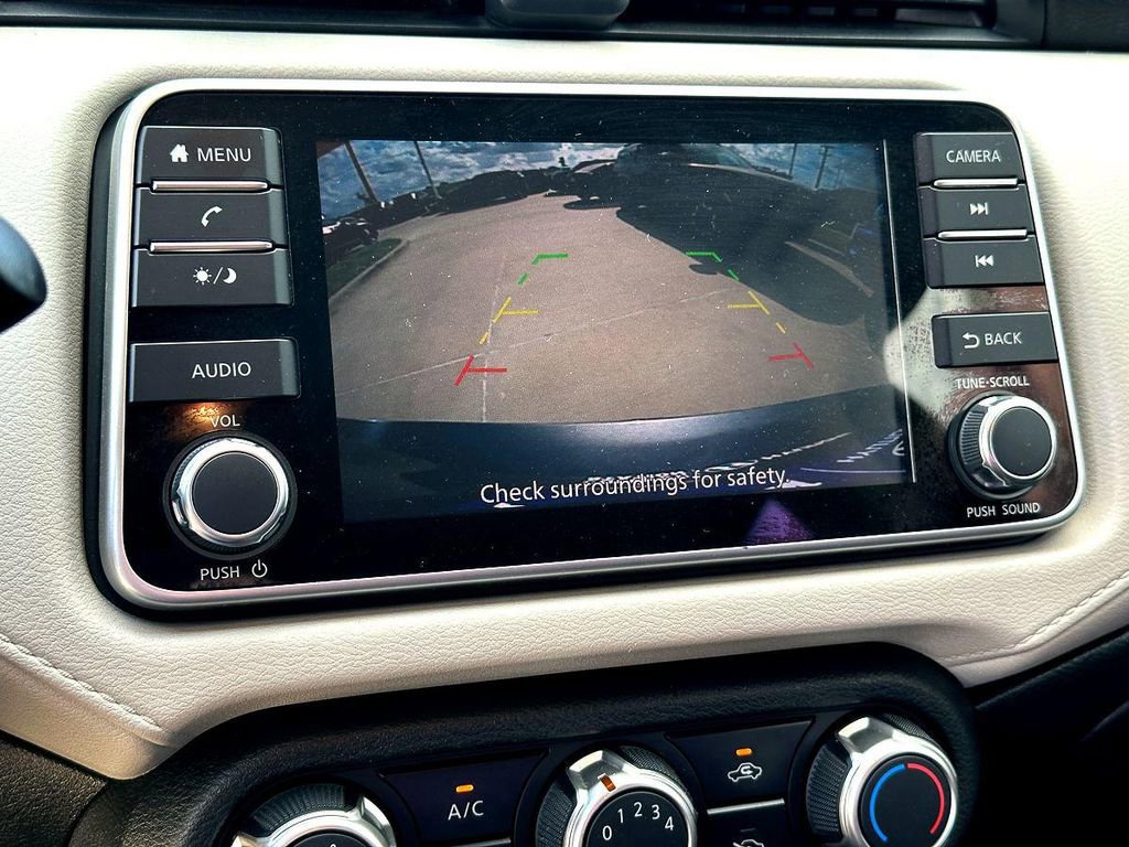 Used 2021 Nissan Versa SV image 16