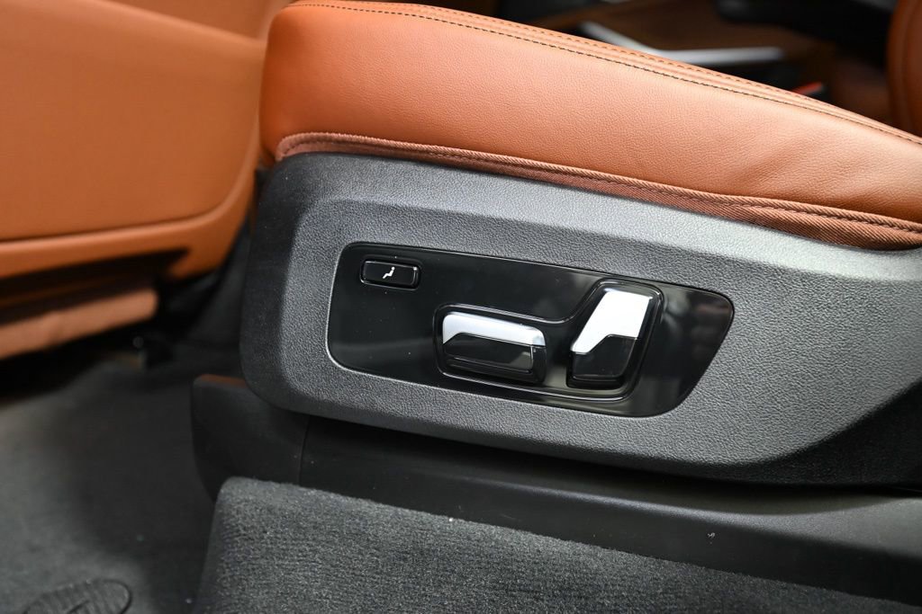 New 2026 BMW X7 xDrive40i w/ M Sport Package AWD/4WD image 35