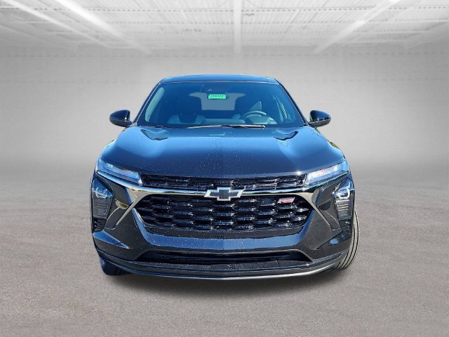 New 2026 Chevrolet Trax RS w/ Sunroof Package FWD image 2