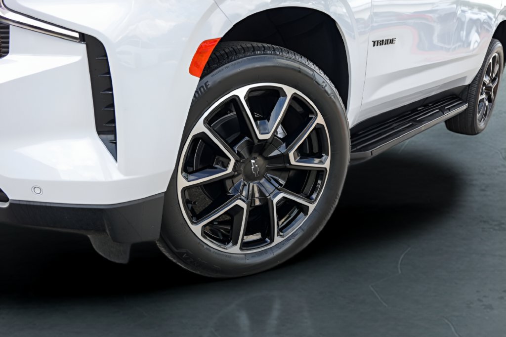 Certified 2024 Chevrolet Tahoe RST w/ Luxury Package RWD image 3