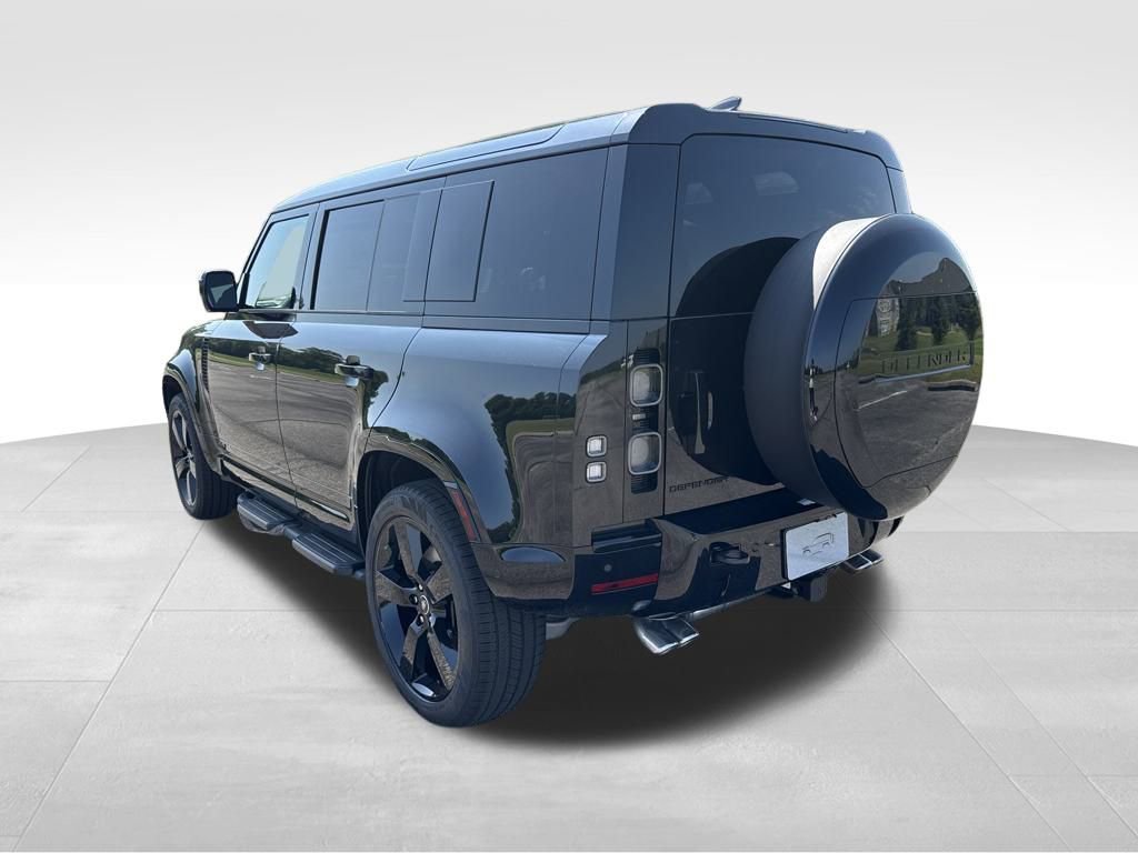 New 2025 Land Rover Defender 110 V8 image 3