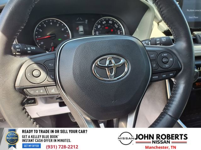 Used 2022 Toyota RAV4 XLE Premium image 20