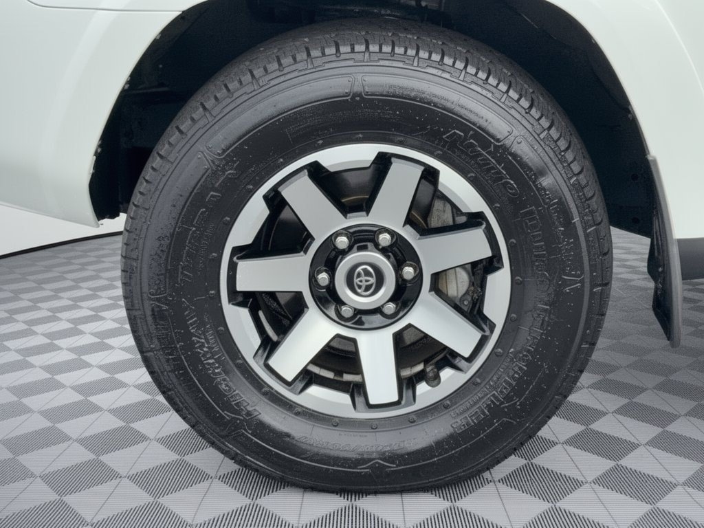 Certified 2022 Toyota 4Runner TRD Off-Road Premium AWD/4WD image 13