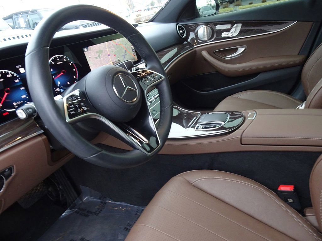 Used 2023 Mercedes-Benz E 350 4MATIC Sedan image 12