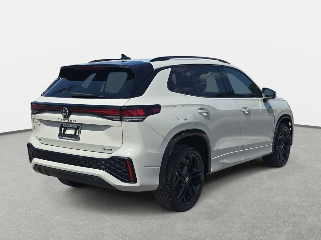 New 2026 Volkswagen Tiguan SE R-Line AWD/4WD image 5