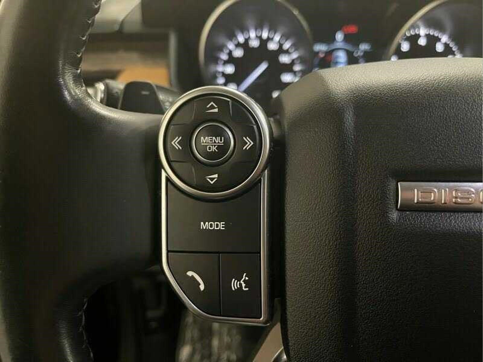 Used 2017 Land Rover Discovery HSE Luxury AWD/4WD image 16