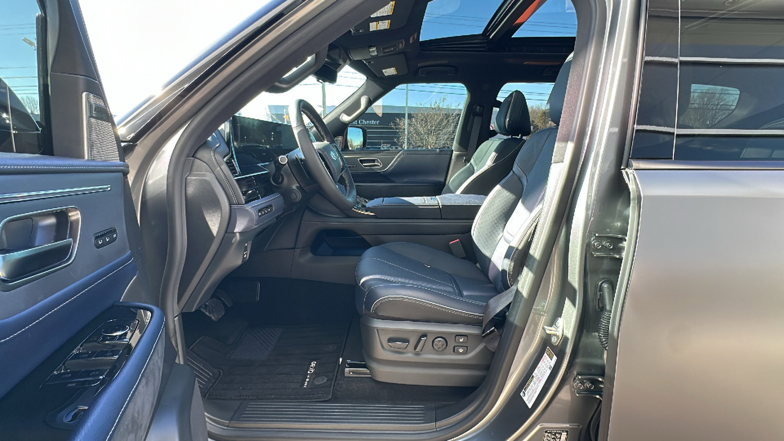 New 2026 INFINITI QX80 4WD image 9