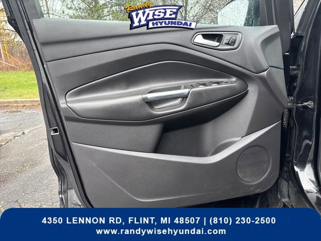 Used 2019 Ford Escape Titanium image 10