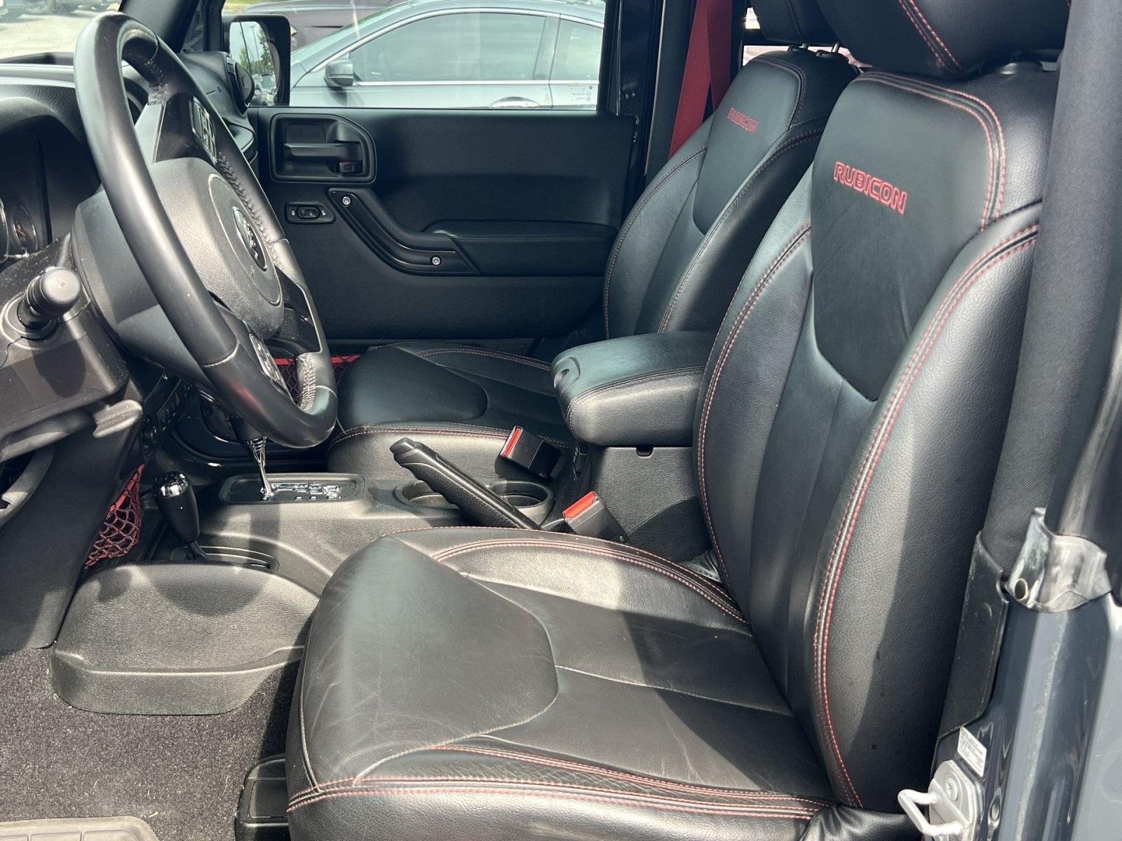 Used 2018 Jeep Wrangler Rubicon AWD/4WD image 12