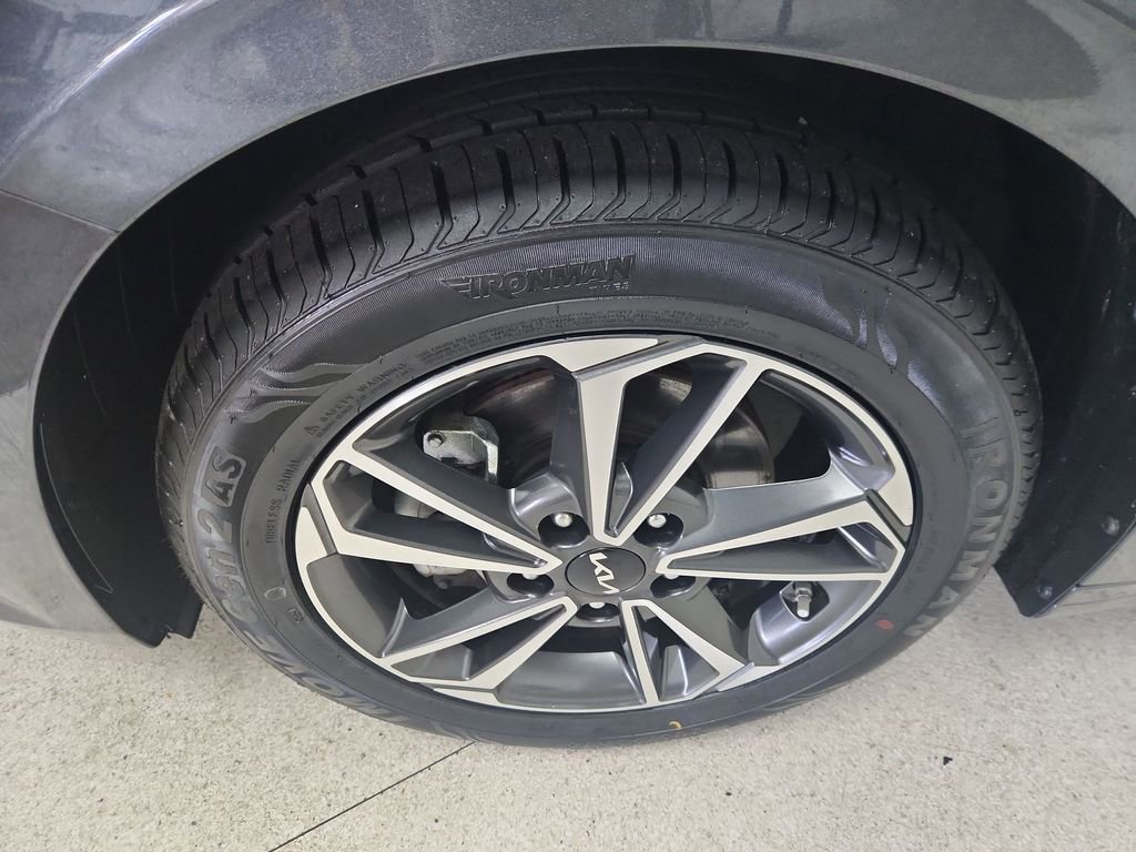 Used 2023 Kia Forte LXS w/ LXS Technology Package FWD image 16