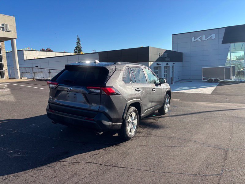Used 2019 Toyota RAV4 XLE w/ Convenience Package AWD/4WD image 8